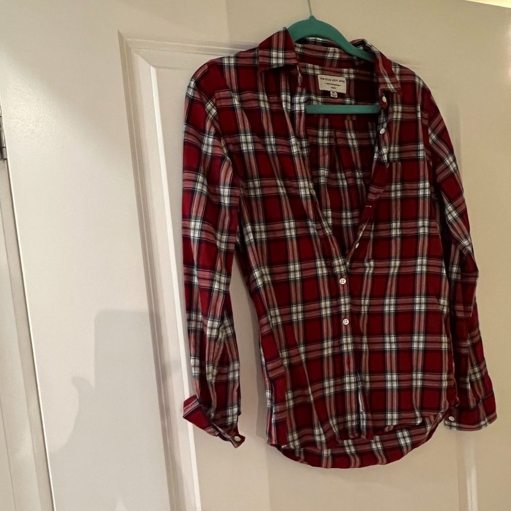 XS Plaid red shirt